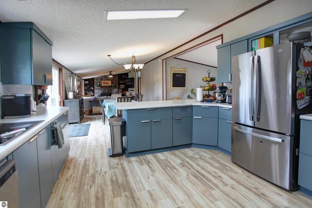 1953 E Brentwood Street, Grawn, MI 49637