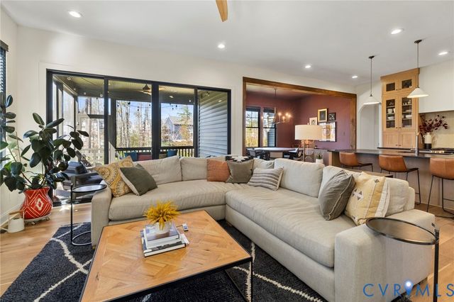 17318 Otter Dr, Moseley, VA 23120