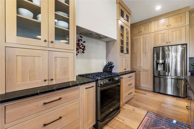 17318 Otter Dr, Moseley, VA 23120