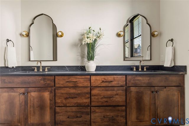 17318 Otter Dr, Moseley, VA 23120