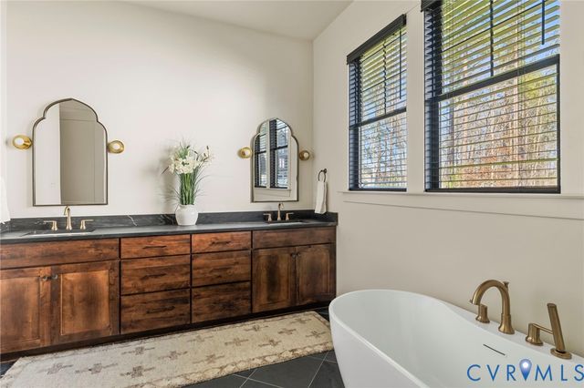 17318 Otter Dr, Moseley, VA 23120