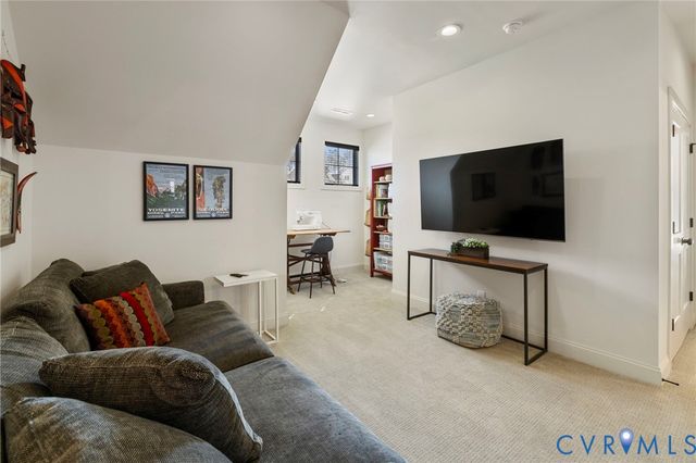 17318 Otter Dr, Moseley, VA 23120