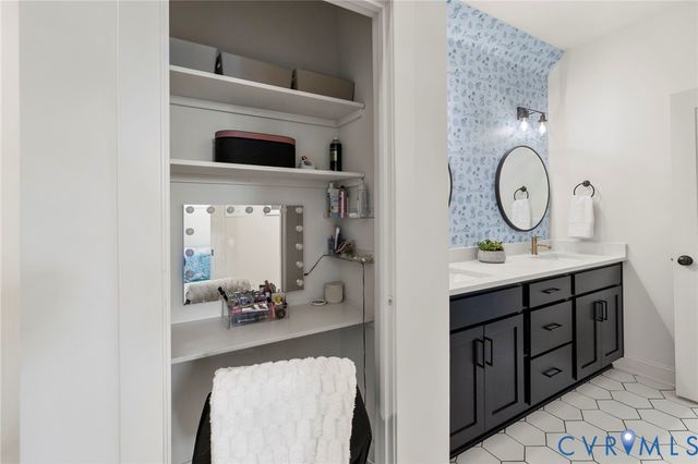 17318 Otter Dr, Moseley, VA 23120