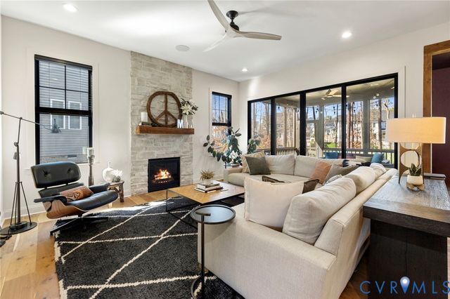 17318 Otter Dr, Moseley, VA 23120