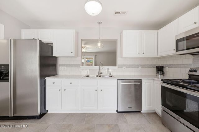 1525 Pine Brook Court B, Greenville, NC 27858