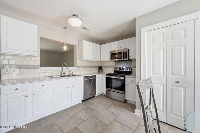 1525 Pine Brook Court B, Greenville, NC 27858