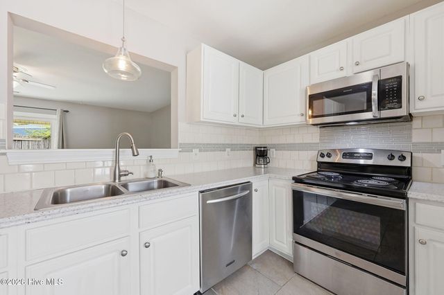1525 Pine Brook Court B, Greenville, NC 27858