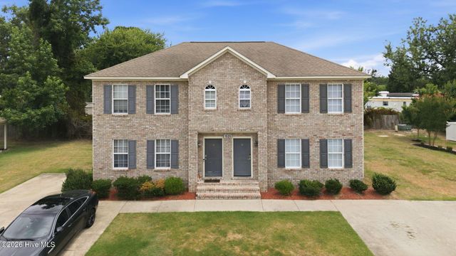 1525 Pine Brook Court B, Greenville, NC 27858