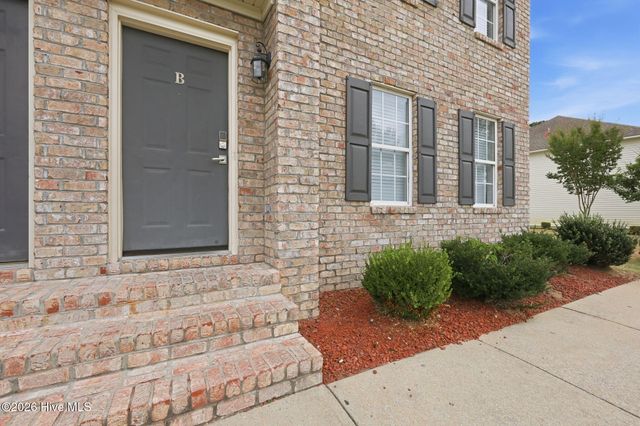 1525 Pine Brook Court B, Greenville, NC 27858