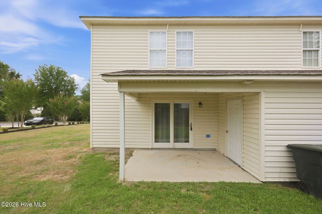 1525 Pine Brook Court B, Greenville, NC 27858