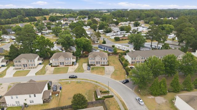 1525 Pine Brook Court B, Greenville, NC 27858