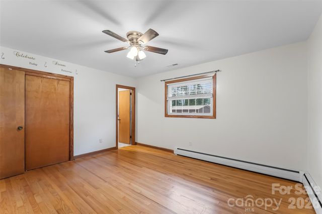 8647 US 221 Highway N, Marion, NC 28752