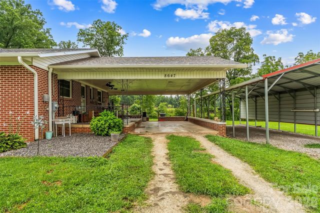 8647 US 221 Highway N, Marion, NC 28752