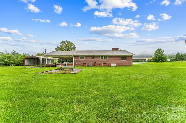 8647 US 221 Highway N, Marion, NC 28752