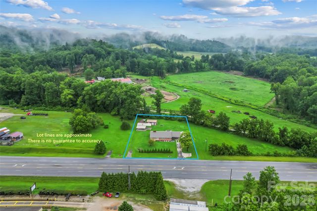 8647 US 221 Highway N, Marion, NC 28752