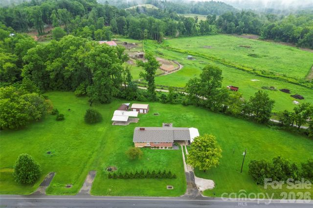 8647 US 221 Highway N, Marion, NC 28752