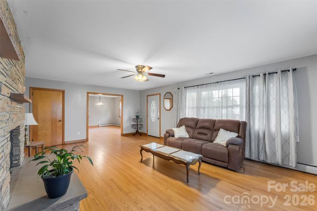 8647 US 221 Highway N, Marion, NC 28752