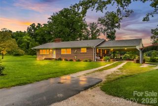 8647 US 221 Highway N, Marion, NC 28752