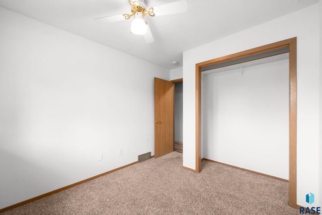 813 E Elm St Street, Harrisburg, SD 57032