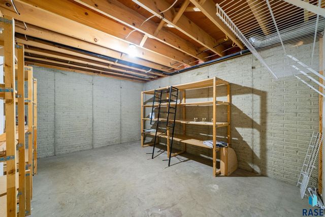 813 E Elm St Street, Harrisburg, SD 57032
