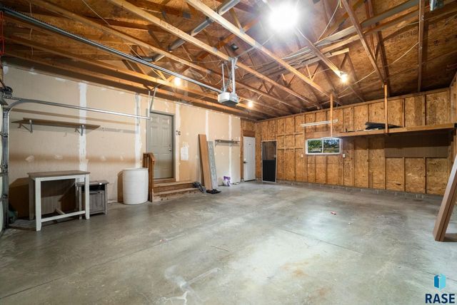 813 E Elm St Street, Harrisburg, SD 57032