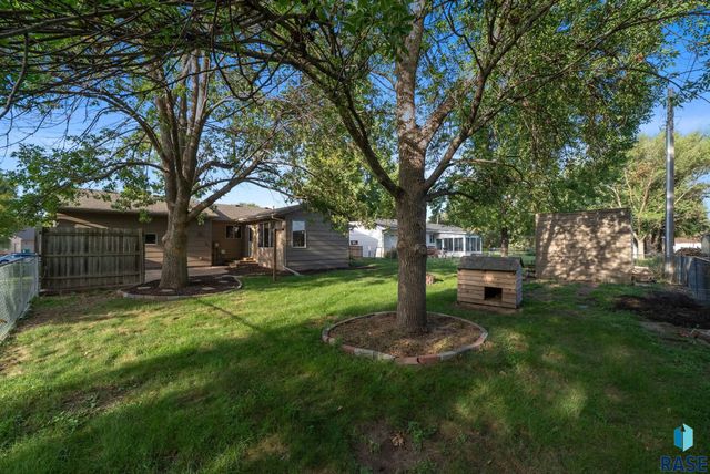 813 E Elm St Street, Harrisburg, SD 57032