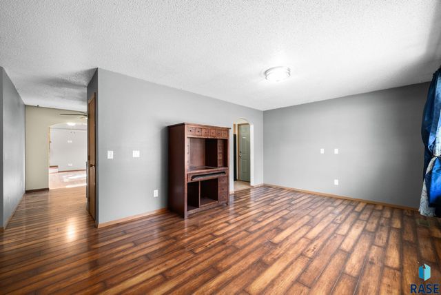 813 E Elm St Street, Harrisburg, SD 57032