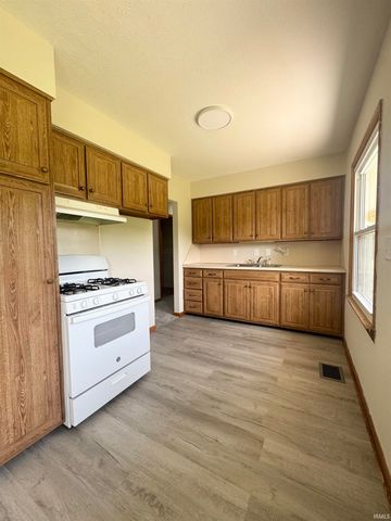 586 S 4TH Street, Orleans, IN 47452
