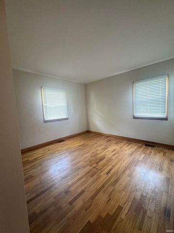 586 S 4TH Street, Orleans, IN 47452