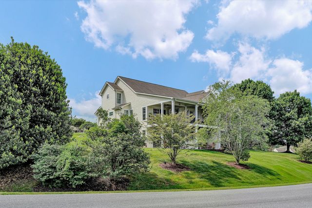 214 Summerwind DR, Union Hall, VA 24176