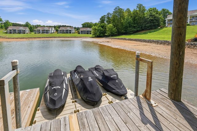 214 Summerwind DR, Union Hall, VA 24176