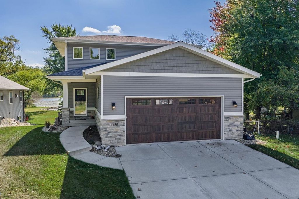 W11515 Demynck Road, Lodi, WI 53555