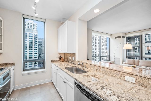 600 N Lake Shore Drive 2709, Chicago, IL 60611