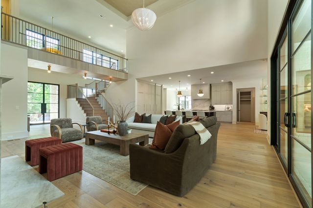 1135 Duncanwood Dr, Nashville, TN 37204