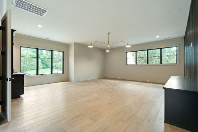 1135 Duncanwood Dr, Nashville, TN 37204