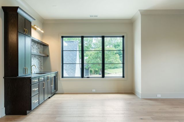1135 Duncanwood Dr, Nashville, TN 37204