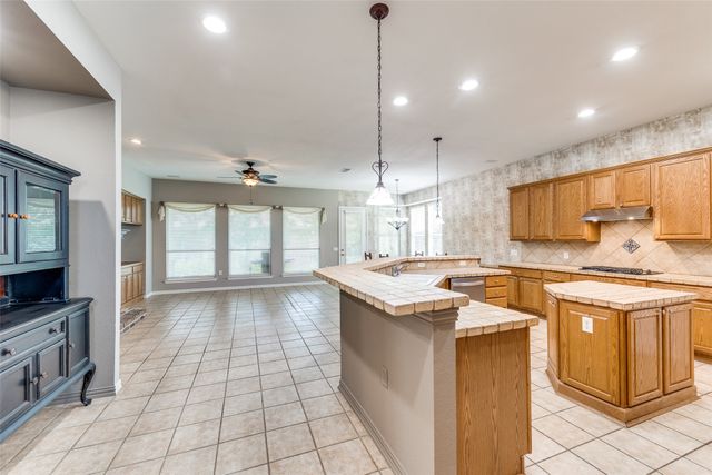 351 Southern Hills Drive, Fairview, TX 75069