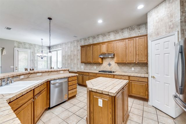 351 Southern Hills Drive, Fairview, TX 75069