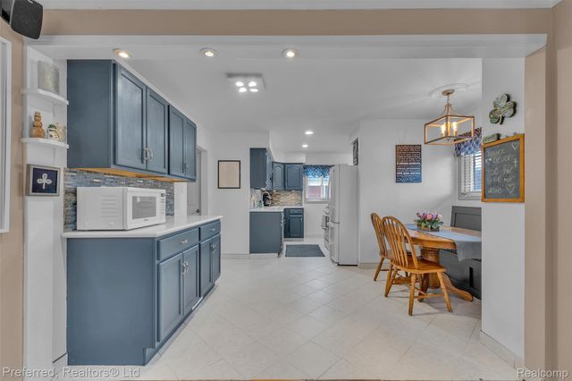 32613 Windsor Street, Garden City, MI 48135