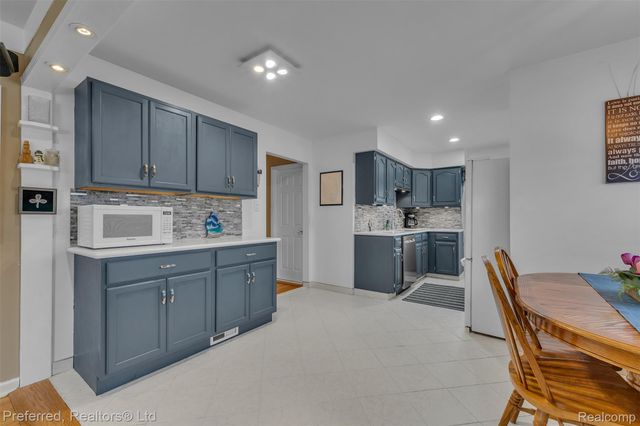 32613 Windsor Street, Garden City, MI 48135