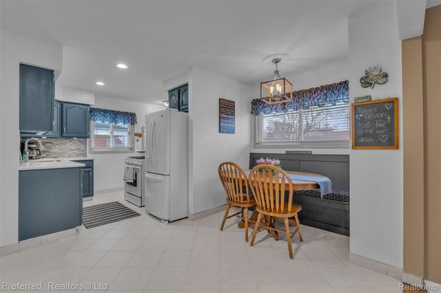 32613 Windsor Street, Garden City, MI 48135