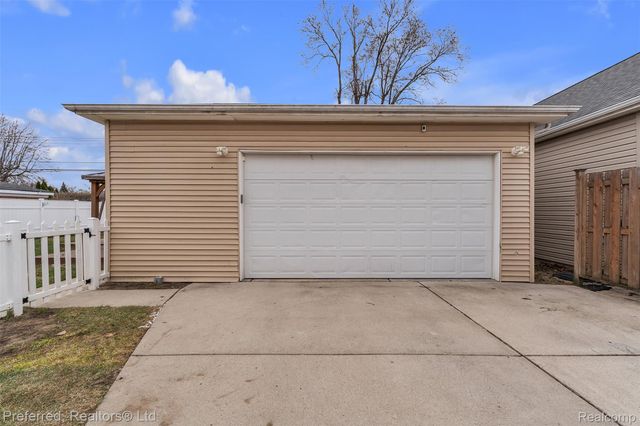 32613 Windsor Street, Garden City, MI 48135