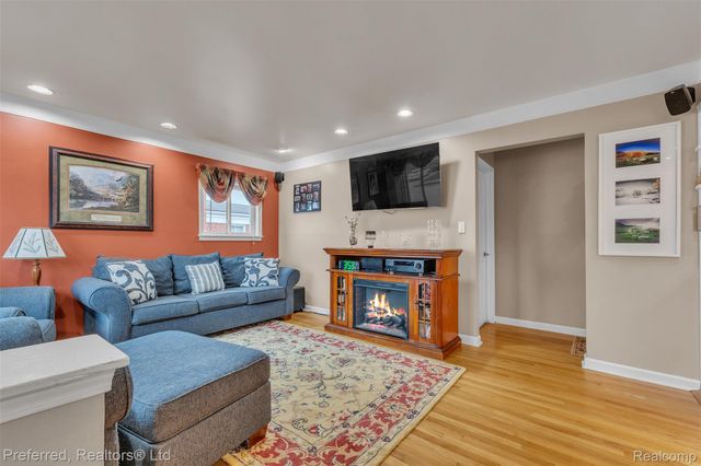 32613 Windsor Street, Garden City, MI 48135