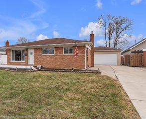 32613 Windsor Street, Garden City, MI 48135