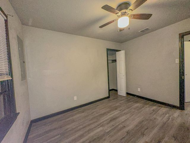 2722 E 9th Street, Lubbock, TX 79403