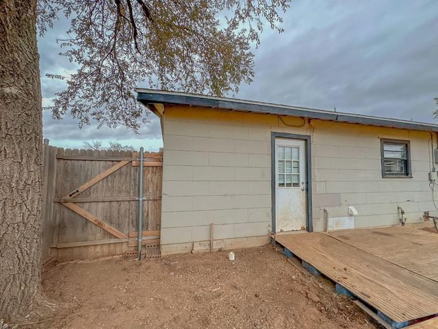 2722 E 9th Street, Lubbock, TX 79403
