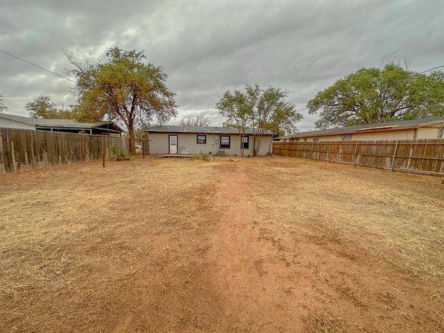 2722 E 9th Street, Lubbock, TX 79403