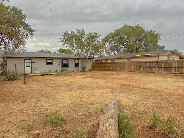 2722 E 9th Street, Lubbock, TX 79403