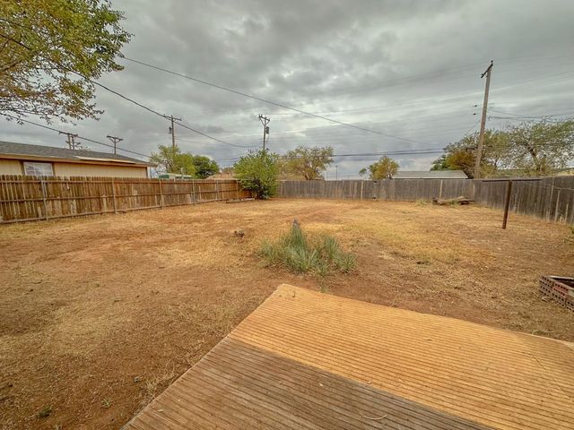 2722 E 9th Street, Lubbock, TX 79403