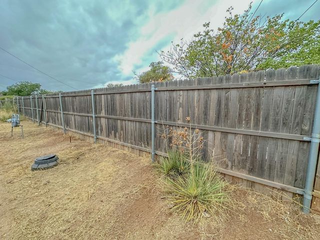 2722 E 9th Street, Lubbock, TX 79403